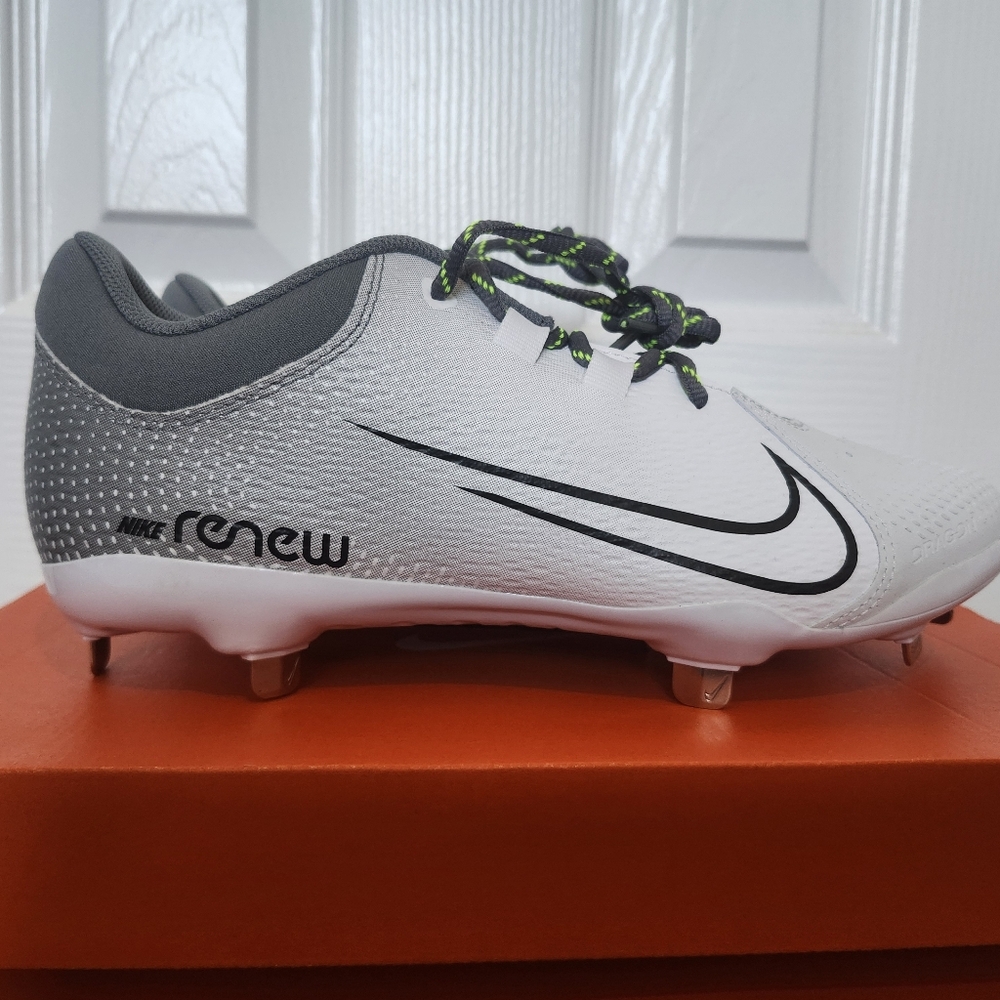 Women's Nike Size 10 Hyperdiamond 4 Pro Sofrball Cleats (Metal) White/Gray
